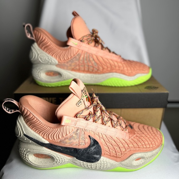 Nike Men’s Cosmic Unity Sneaker - Picture 3 of 7